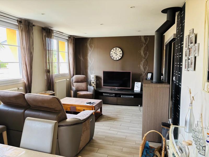 Maison - 90 m² - 5 pièces