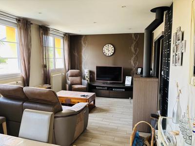 Maison - 90 m² - 5 pièces