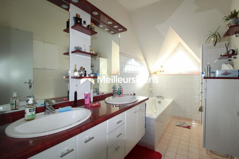 Maison - 113 m² - 6 pièces