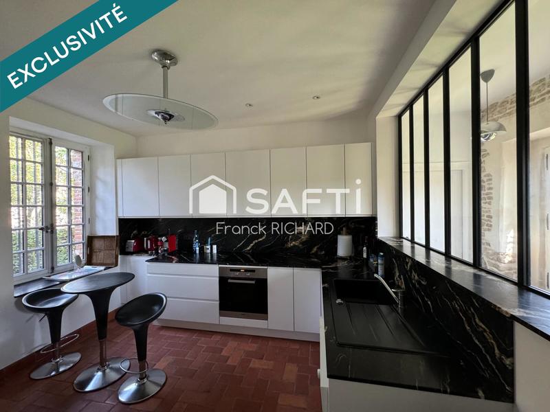 Propriété - 211 m² - 8 pièces