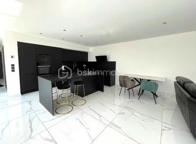 Maison - 139 m² - 4 pièces