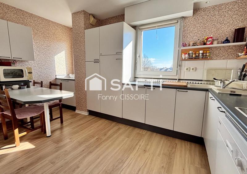 Appartement - 117 m² - 6 pièces