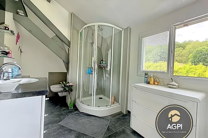 Maison traditionnelle - 122 m² - 5 pièces