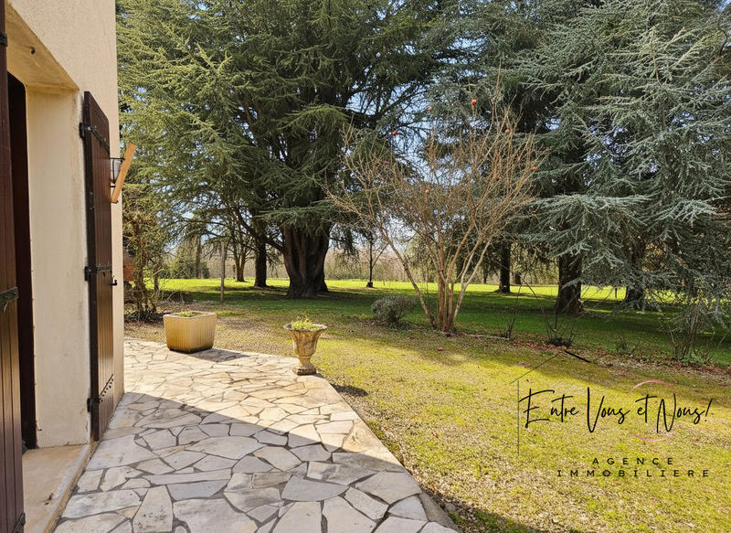 Villa - 234 m² - 10 pièces