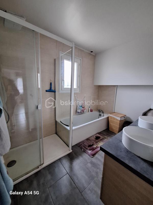 Maison traditionnelle - 100 m² - 5 pièces