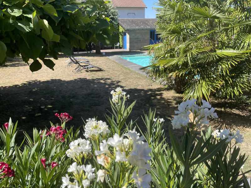 Maison - 350 m² - 14 pièces