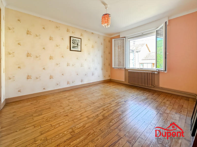 Maison - 99 m² - 5 pièces