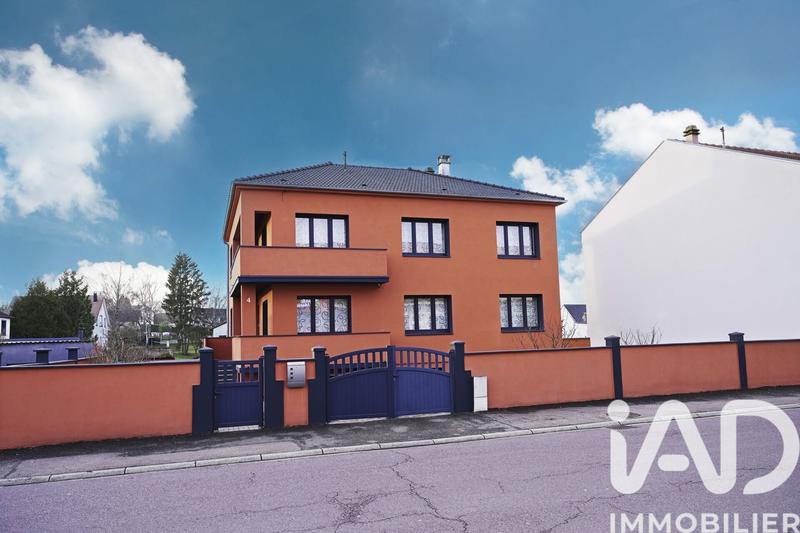 Maison - 260 m² - 10 pièces