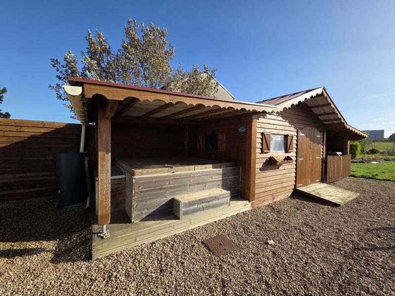 Pavillon - 140 m² - 8 pièces