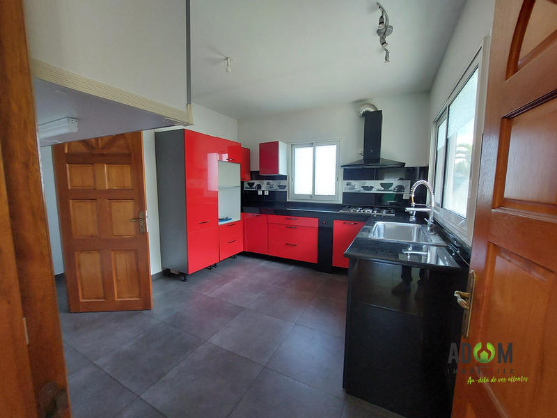 Maison - 120 m² - 5 pièces