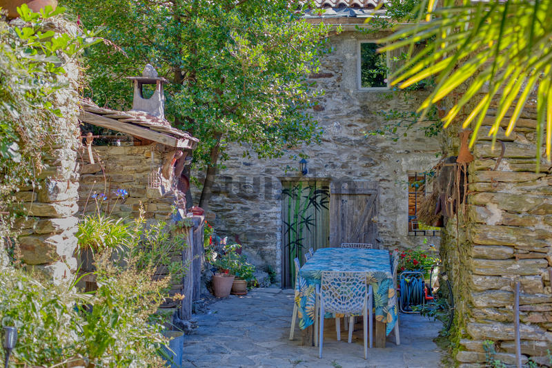 Mas - 157 m² - 8 pièces