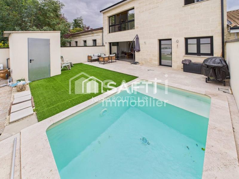 Maison - 205 m² - 6 pièces