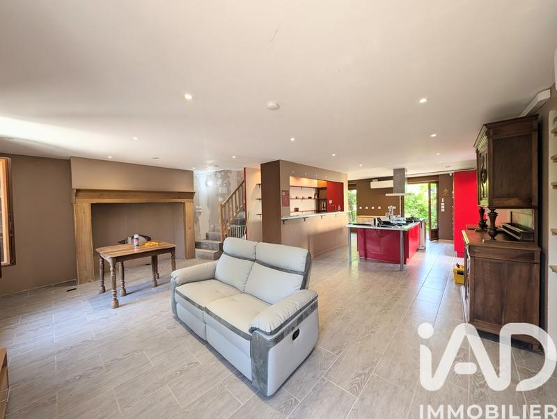 Maison - 180 m² - 5 pièces