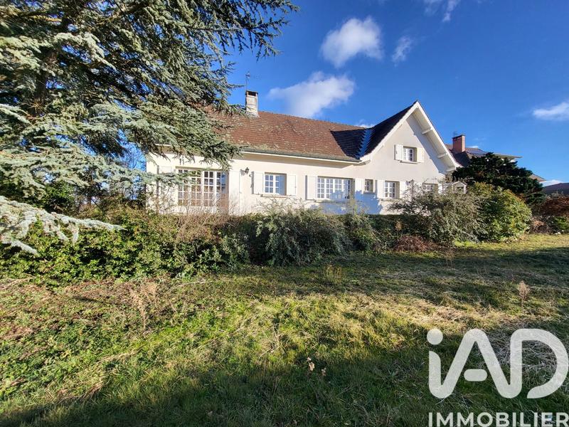 Maison - 250 m² - 9 pièces