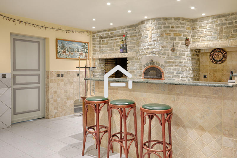 Maison - 450 m² - 10 pièces