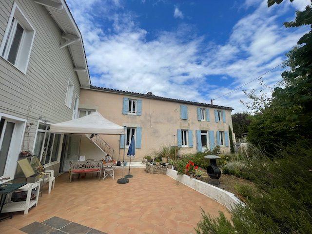 Maison - 278 m² - 10 pièces