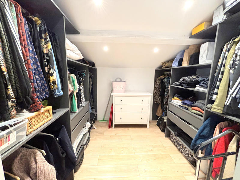 Maison - 207 m² - 7 pièces