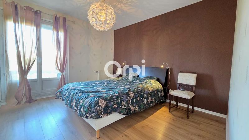 Maison - 227 m² - 7 pièces