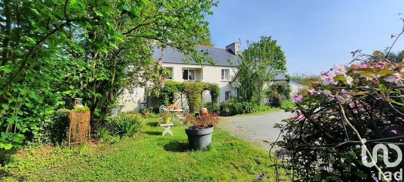 Maison - 230 m² - 9 pièces