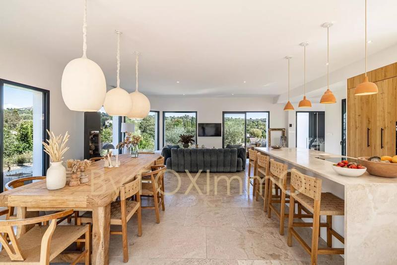 Maison - 170 m² - 5 pièces