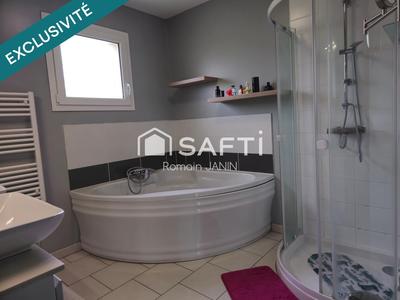 Maison - 105 m² - 4 pièces