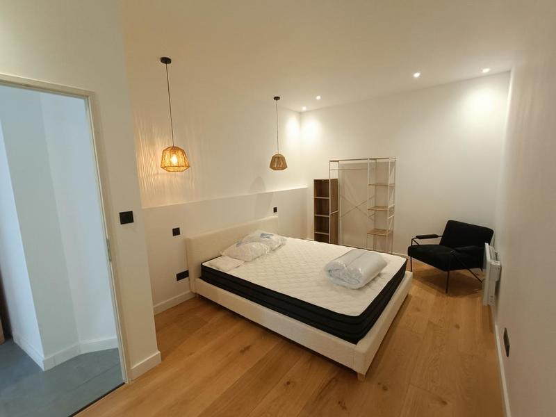 Chambre - 266 m² - 6 pièces