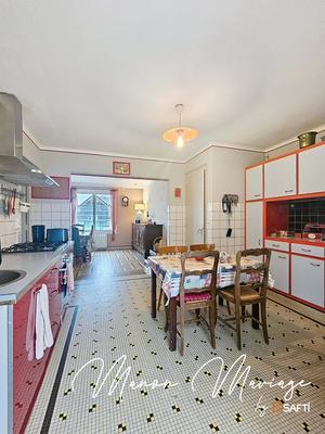 Maison - 95 m² - 5 pièces