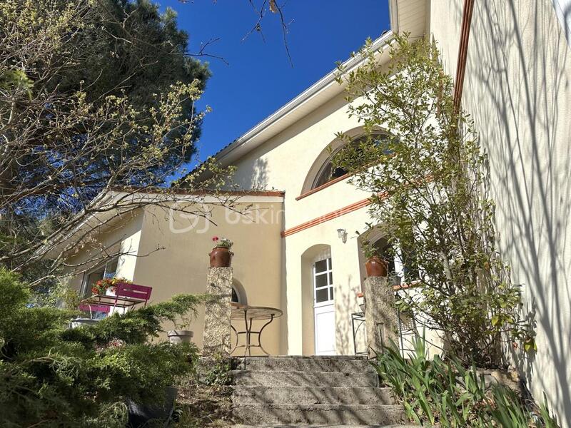 Villa - 200 m² - 7 pièces