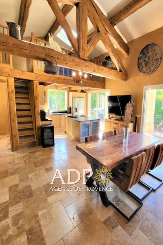 Maison - 200 m² - 5 pièces