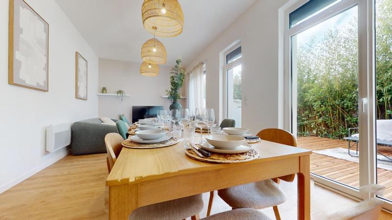 Maison - 162 m² - 10 pièces