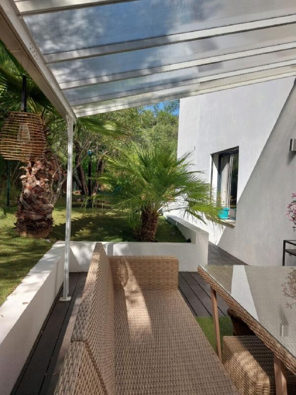 Maison - 218 m² - 7 pièces