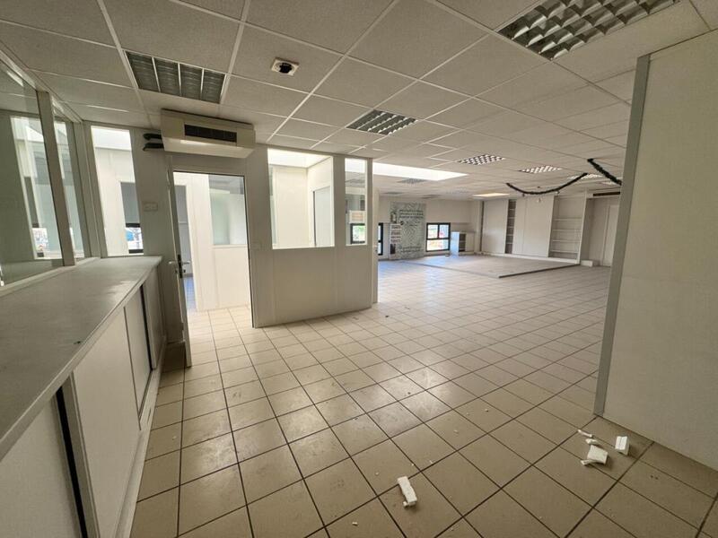 Bureau - 365 m² - 13 pièces