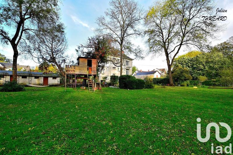 Maison - 240 m² - 8 pièces