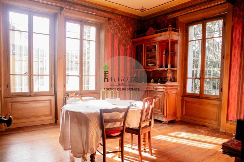 Pavillon - 150 m² - 7 pièces