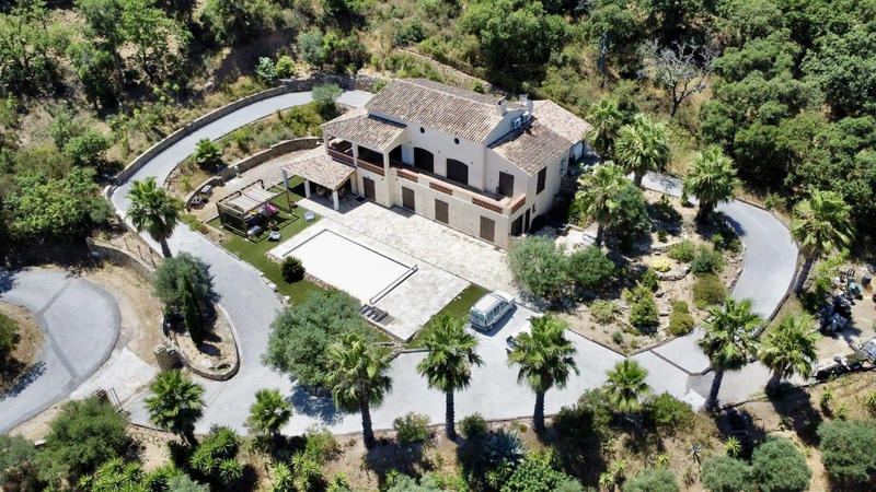 Villa - 247 m² - 7 pièces