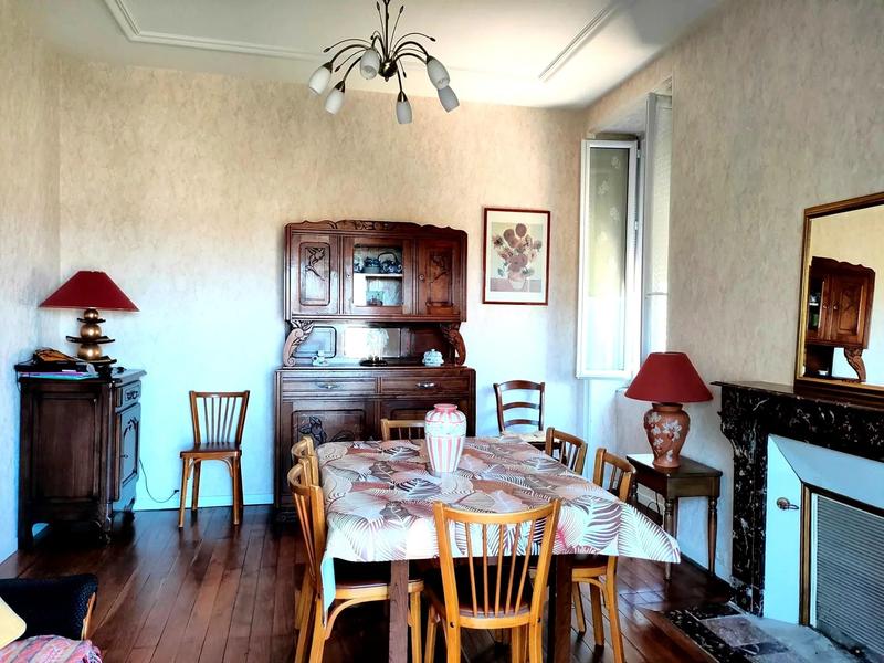 Maison - 203 m² - 8 pièces