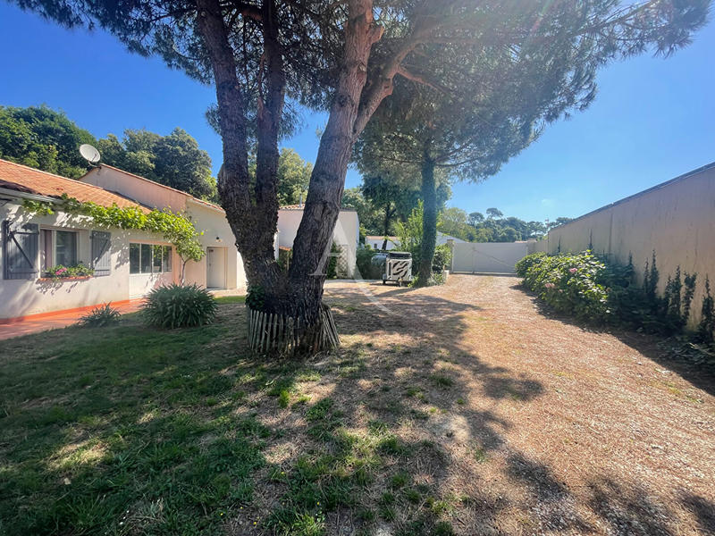 Maison - 220 m² - 12 pièces