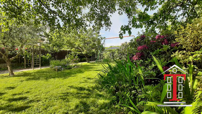 Maison - 180 m² - 7 pièces