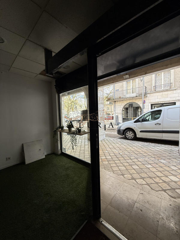 Local commercial - 47 m² - 3 pièces