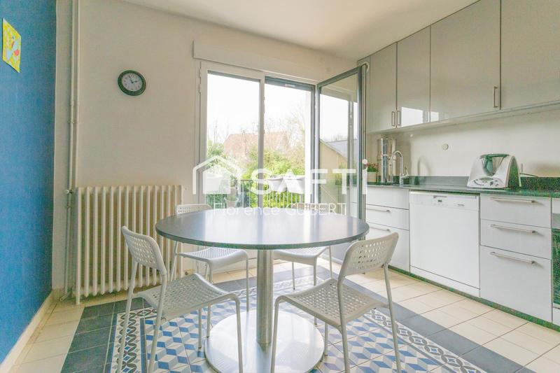 Maison - 182 m² - 9 pièces