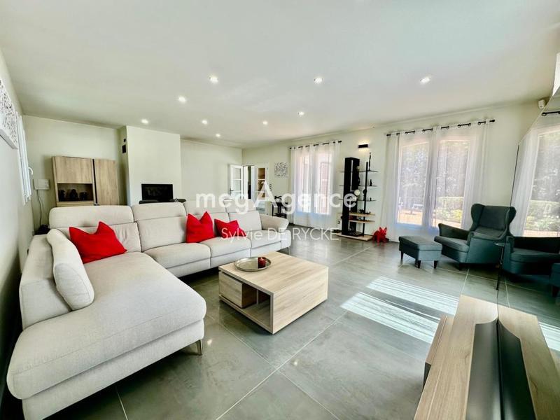 Maison - 202 m² - 7 pièces