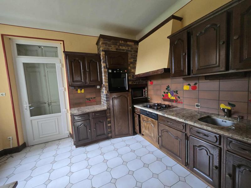 Maison - 193 m² - 8 pièces