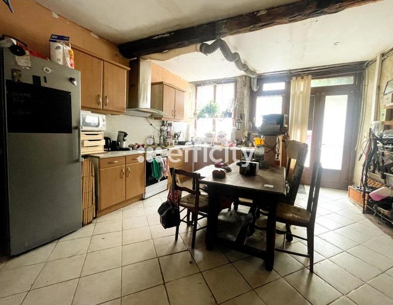 Maison - 236 m² - 8 pièces