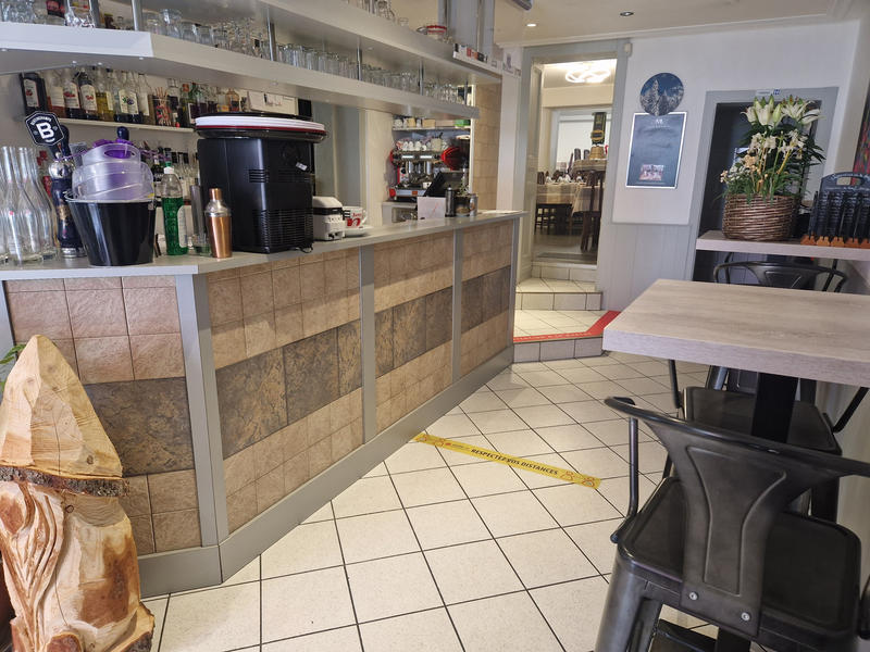 Fonds de commerce - Magasins - 157 m²