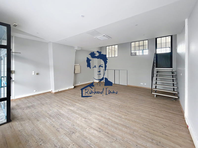 Bureau - 83 m² - 2 pièces