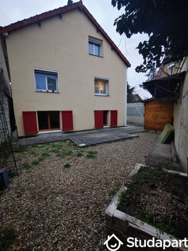 Chambre - 12 m² - 1 pièce