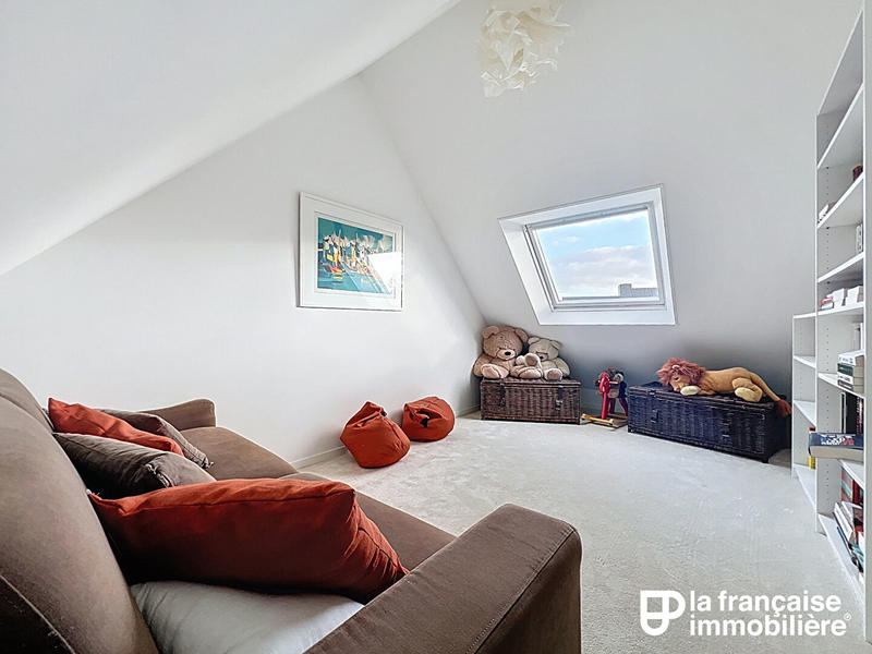 Maison - 168 m² - 8 pièces