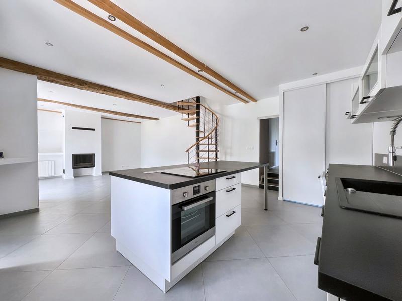 Maison - 95 m² - 5 pièces