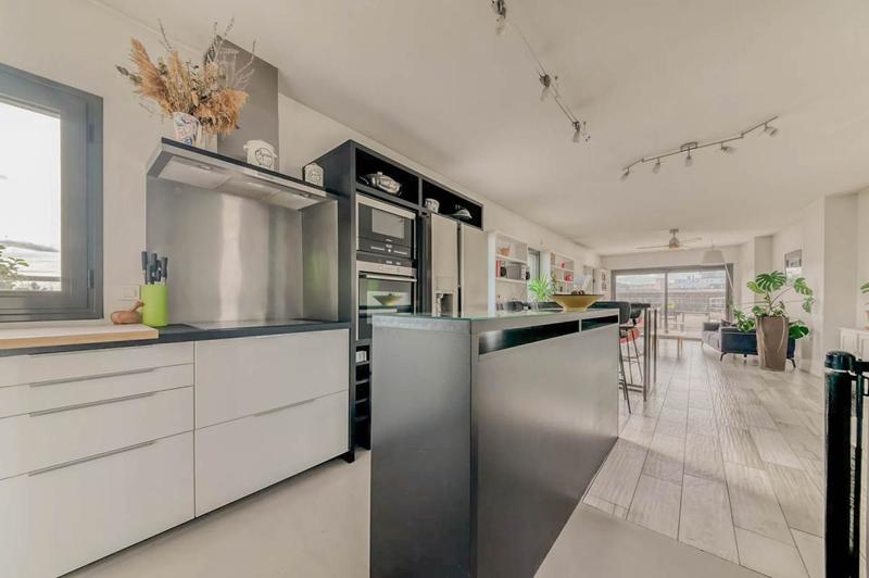 Penthouse - 114 m² - 4 pièces