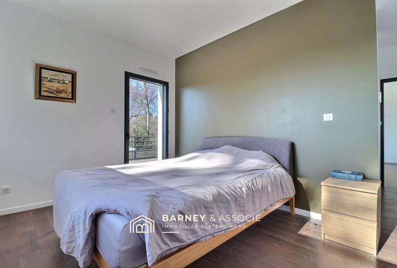 Maison - 220 m² - 7 pièces